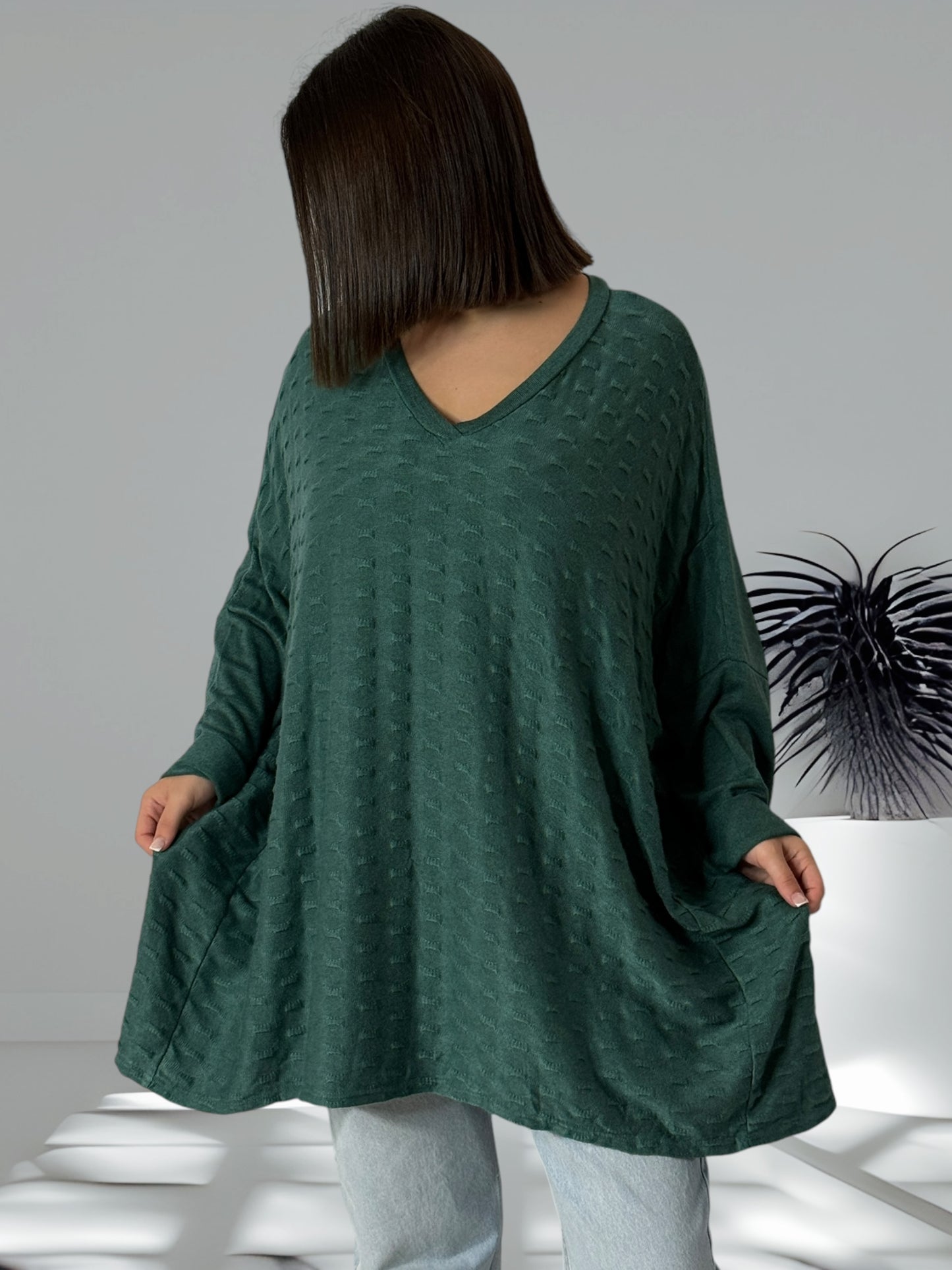 DOUDOU - PULL OVERSIZE VERT EN MAILLE FLUIDE JUSQU'A LA TAILLE 56