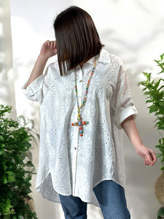 MARBELLA - CHEMISE OVERSIZE BLANCHE EN BRODERIE ANGLAISE JUSQU'A LA TAILLE 52