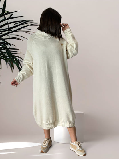 JADE - ROBE PULL OVERSIZE BLANC CASSÉ JUSQU'A LA TAILLE 52