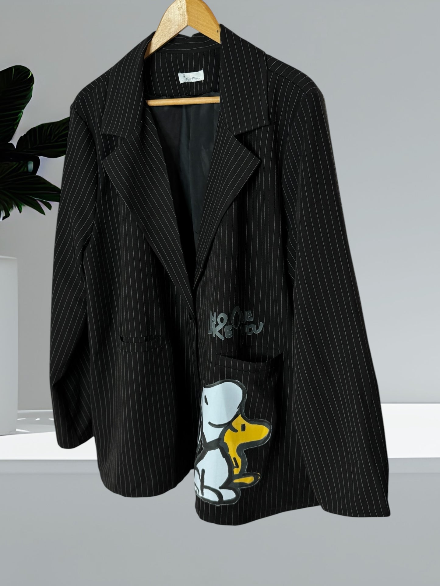 LUCIANO - BLAZER NOIR FINES RAYURES MOTIF SNOOPY JUSQU'A LA TAILLE 50/52