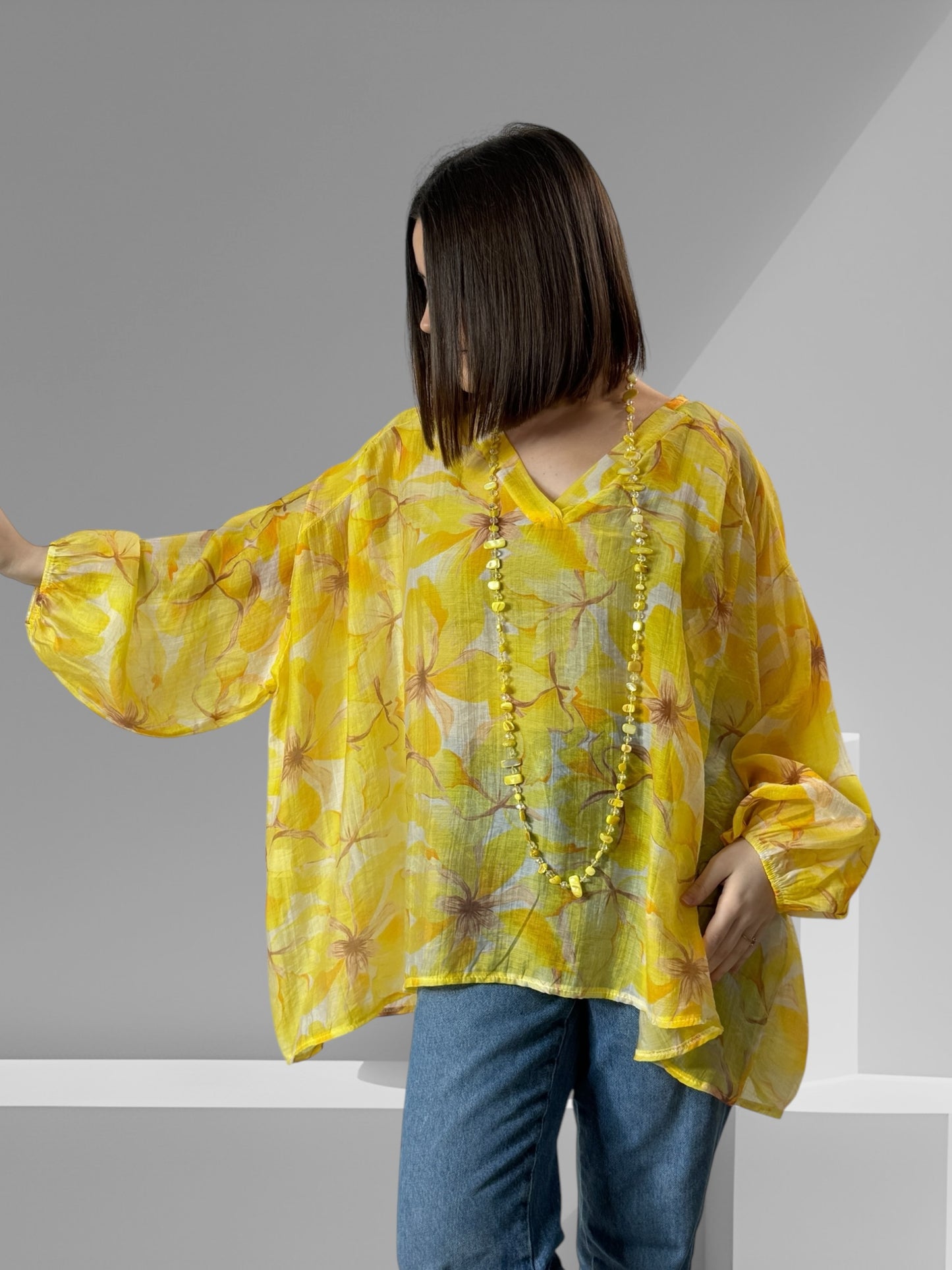 ELISA - BLOUSE FLEURIE JAUNE OVERSIZE JUSQU'A LA TAILLE 56