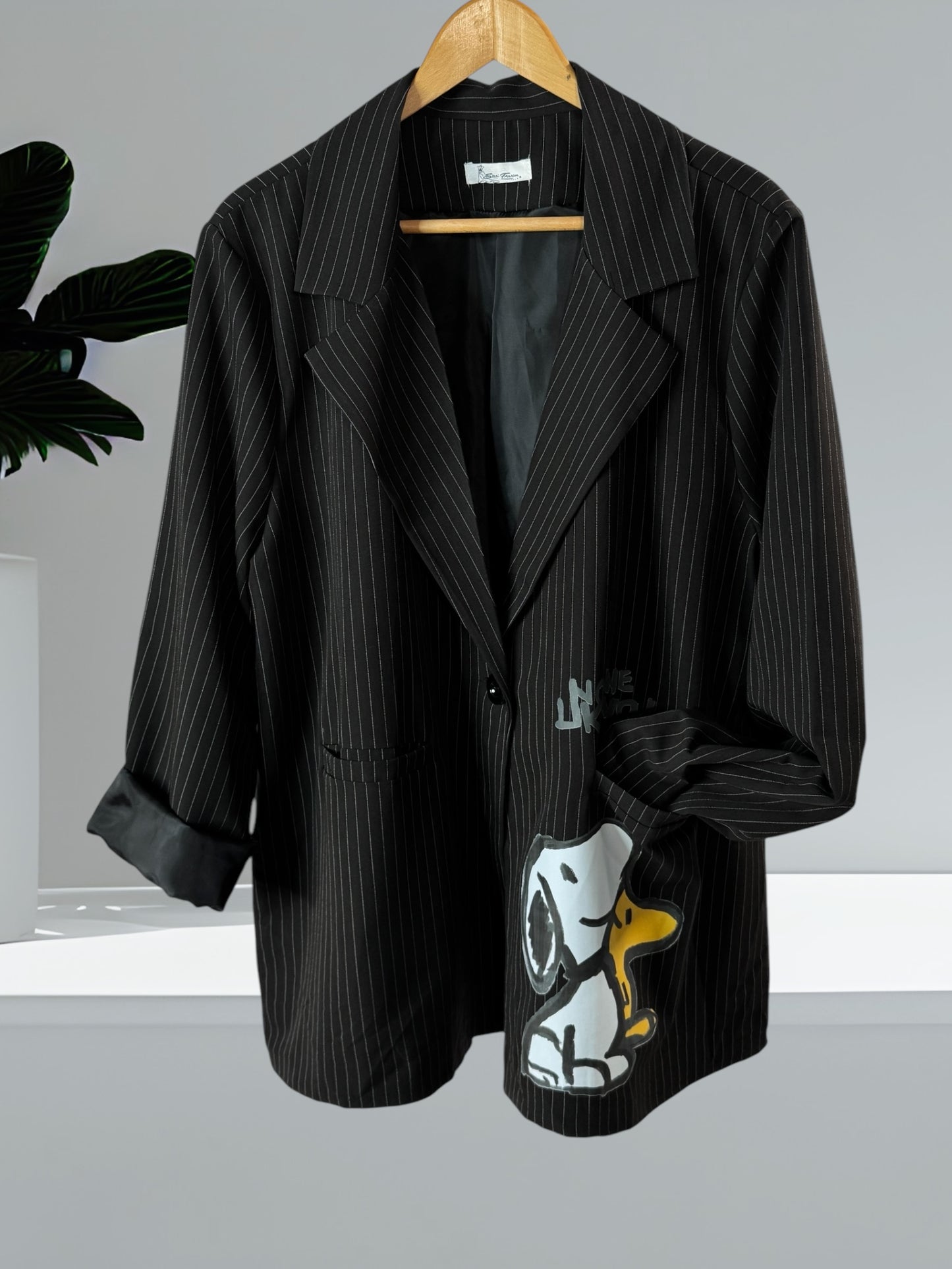 LUCIANO - BLAZER NOIR FINES RAYURES MOTIF SNOOPY JUSQU'A LA TAILLE 50/52