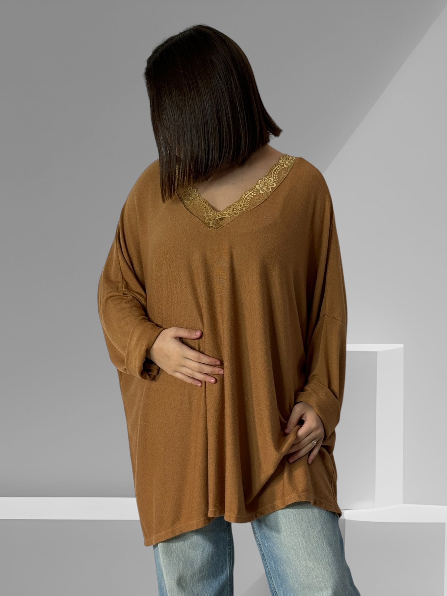 ALICE - PULL OVERSIZE CAMEL EN MAILLE FLUIDE JUSQU'A LA TAILLE 56