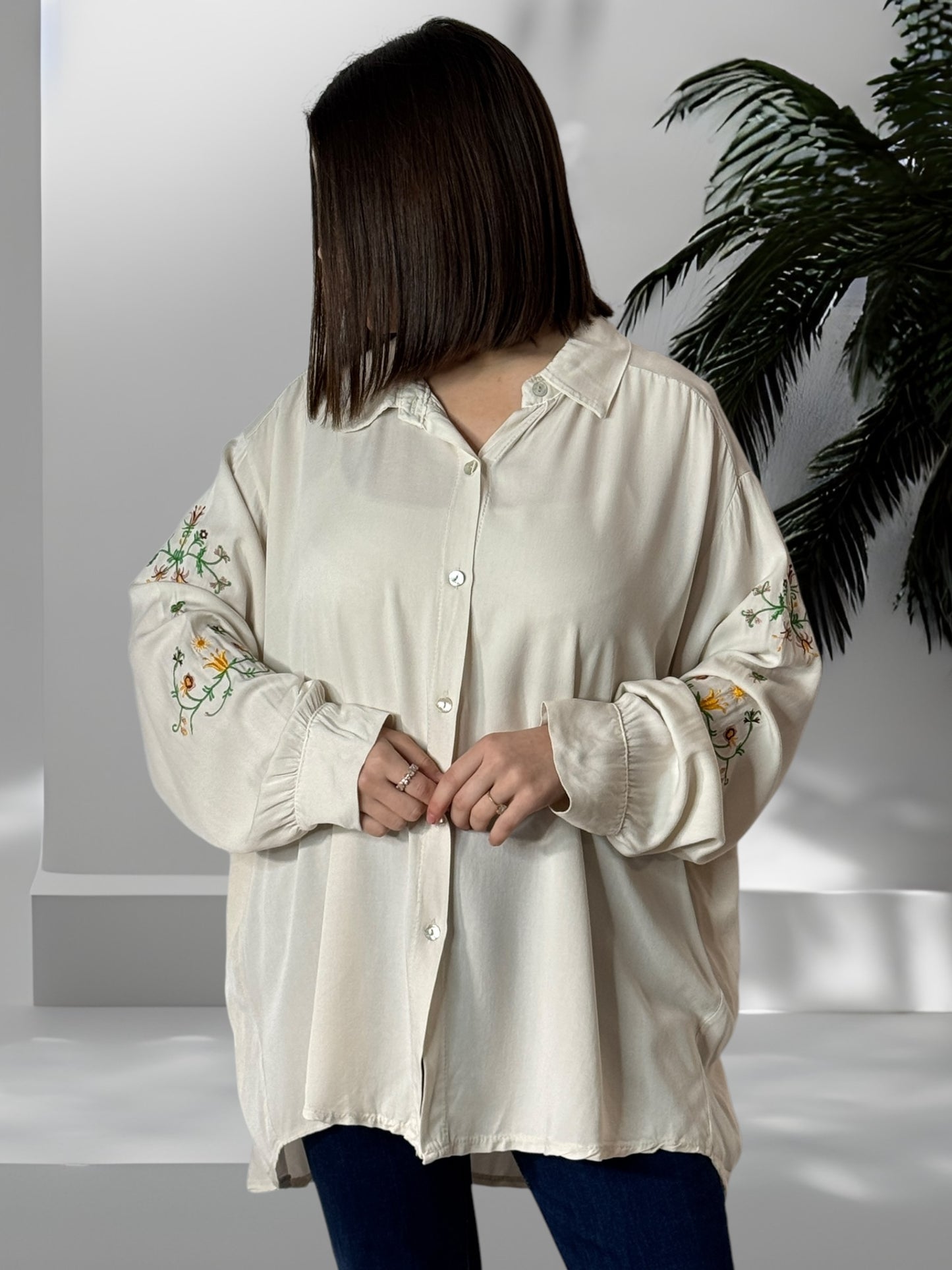 GRAZIELLA - CHEMISE OVERSIZE SABLE MANCHES BRODEES JUSQU'A LA TAILLE 54