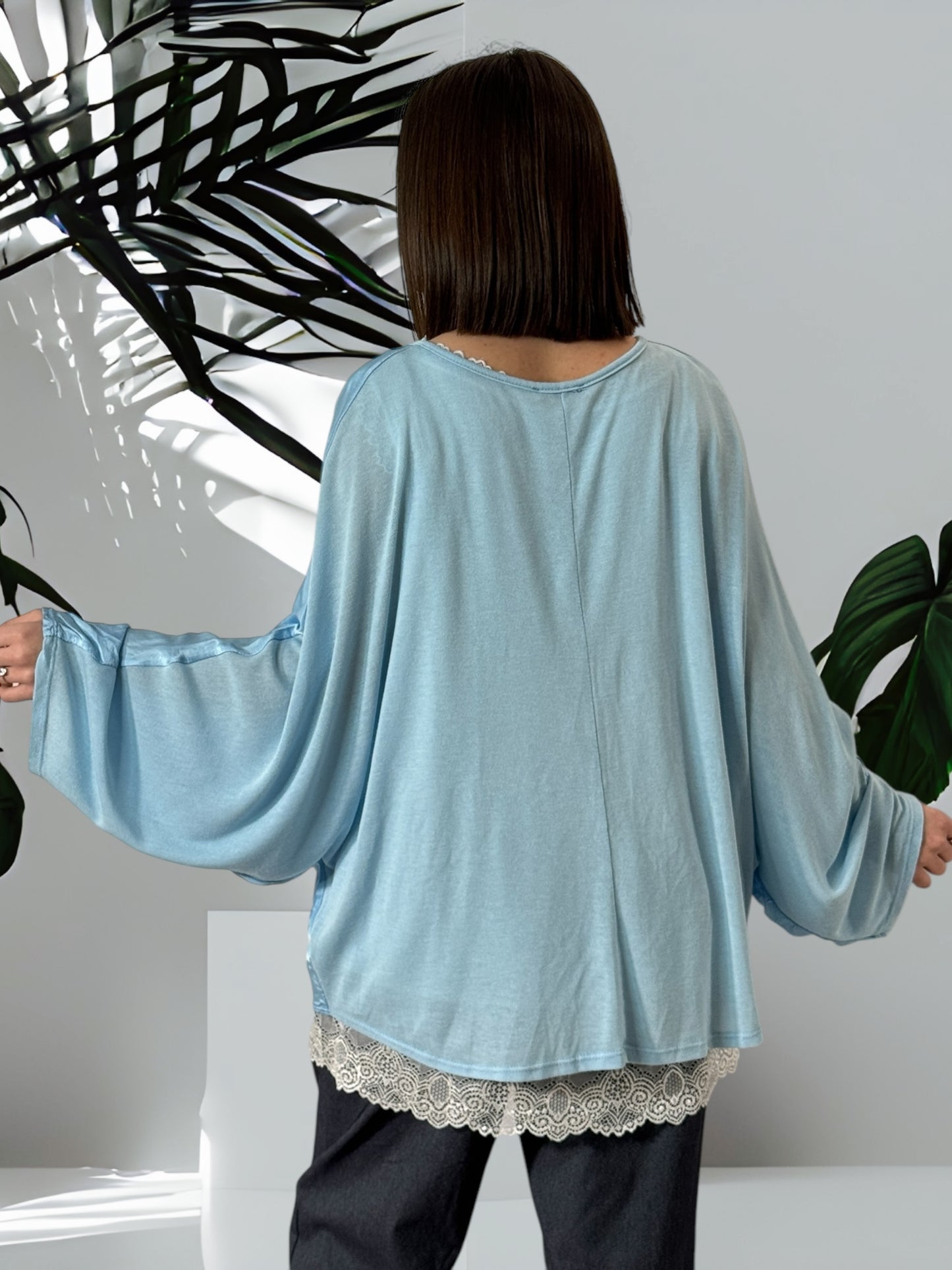 ANITA - BLOUSE BLEUE FLUIDE OVERSIZE JUSQU'A LA TAILLE 52/54