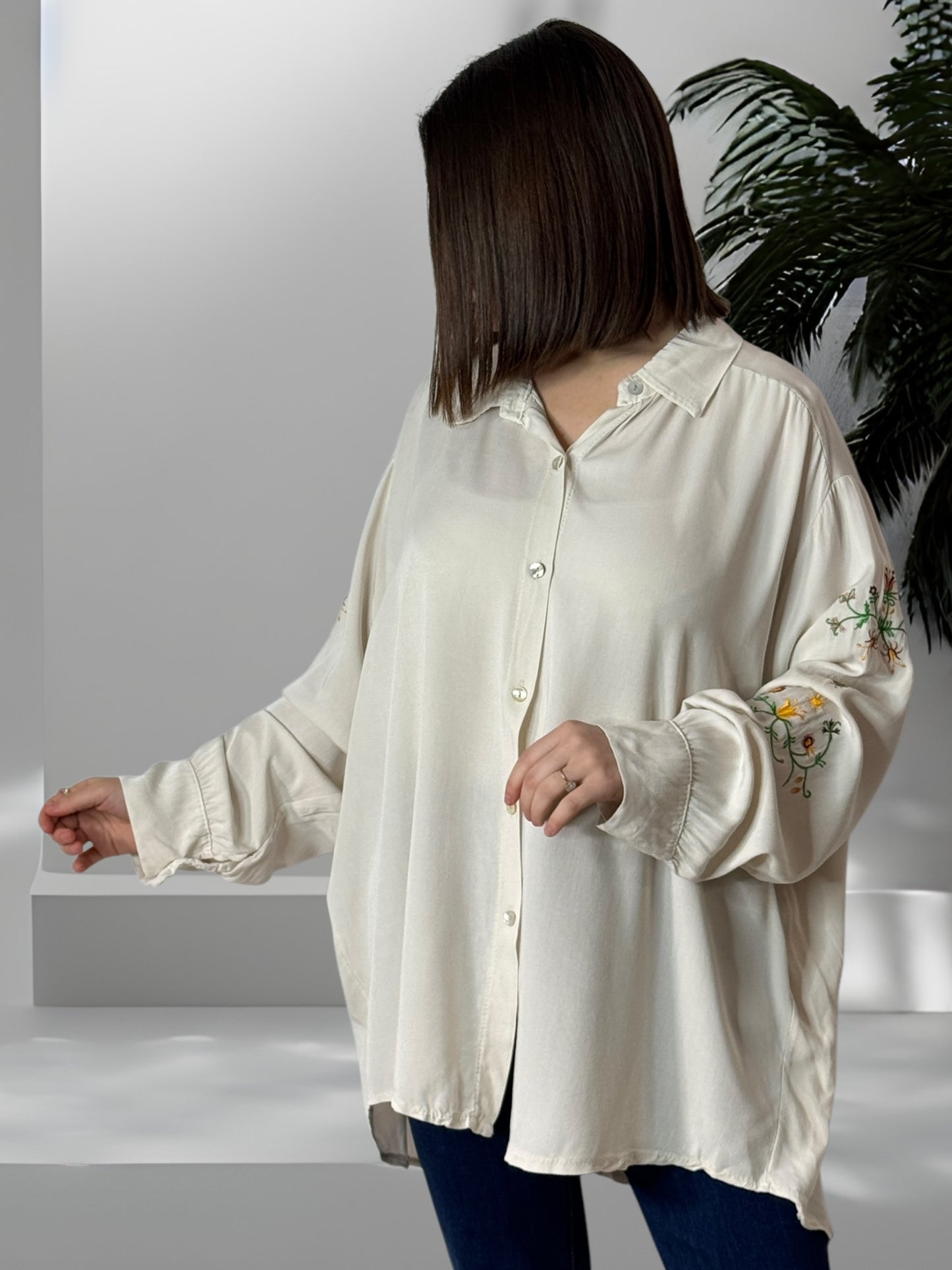 GRAZIELLA - CHEMISE OVERSIZE SABLE MANCHES BRODEES JUSQU'A LA TAILLE 54